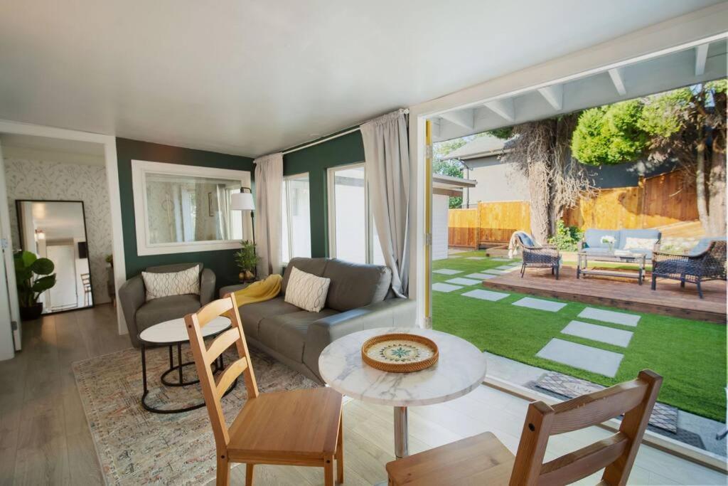 King Garden Suite/20 Mins To Dwntwn Vancouvr/Petok North Vancouver Extérieur photo